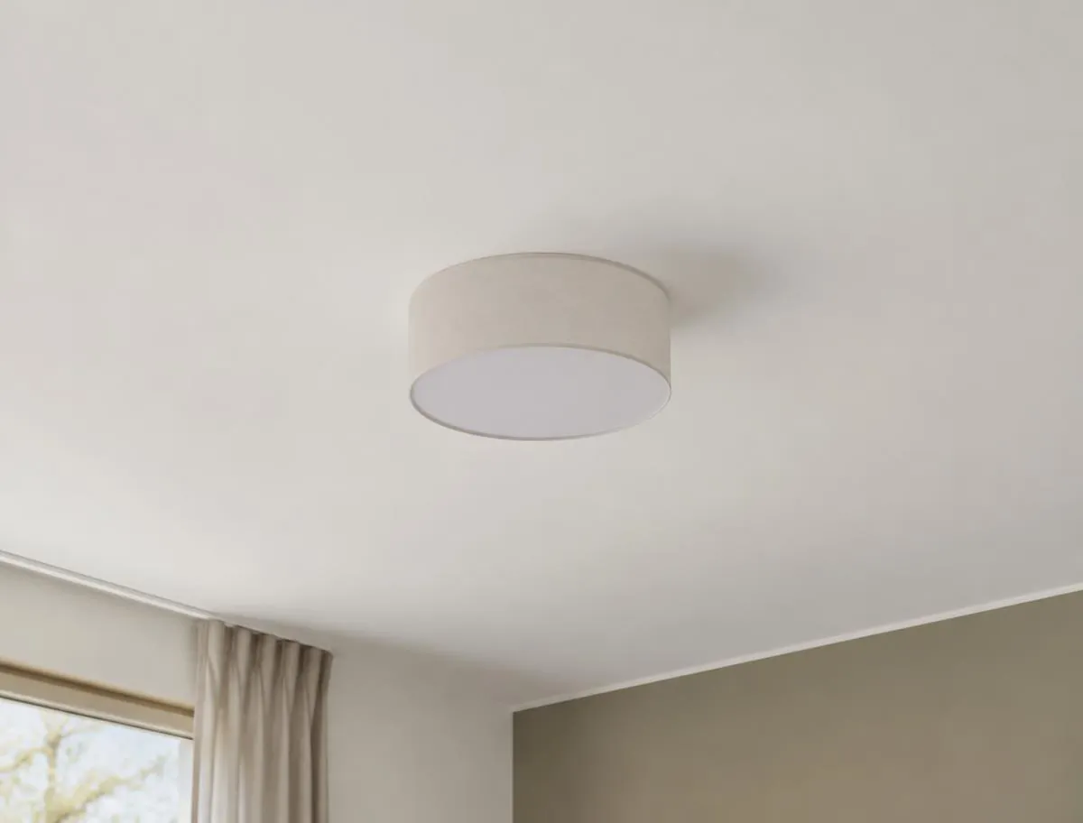 Strak wit gestuct plafond